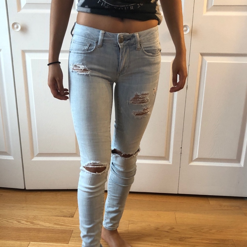 american eagle ripped jeans